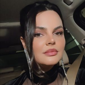 Meet your Posher, Lindita